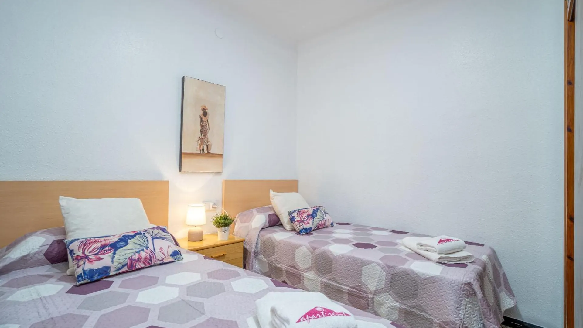 Basic Confort Apartamento Poeta Marquina Pb 2026 Roses 0*,