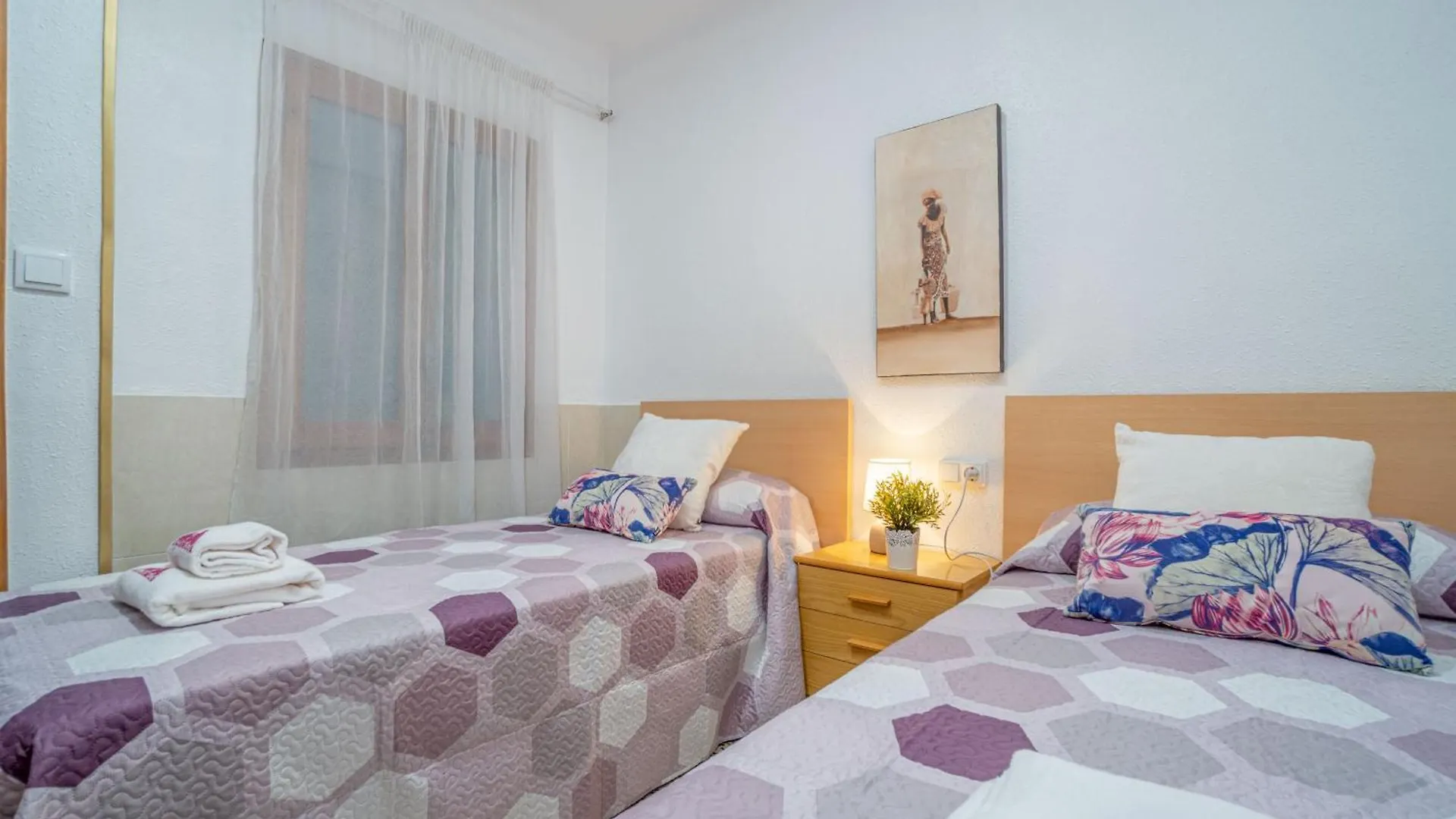 Apartment Basic Confort Apartamento Poeta Marquina Pb 2026 Roses Spain