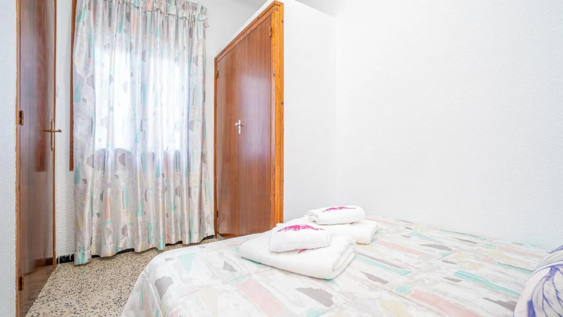 Basic Confort Apartamento Poeta Marquina Pb 2026 Roses