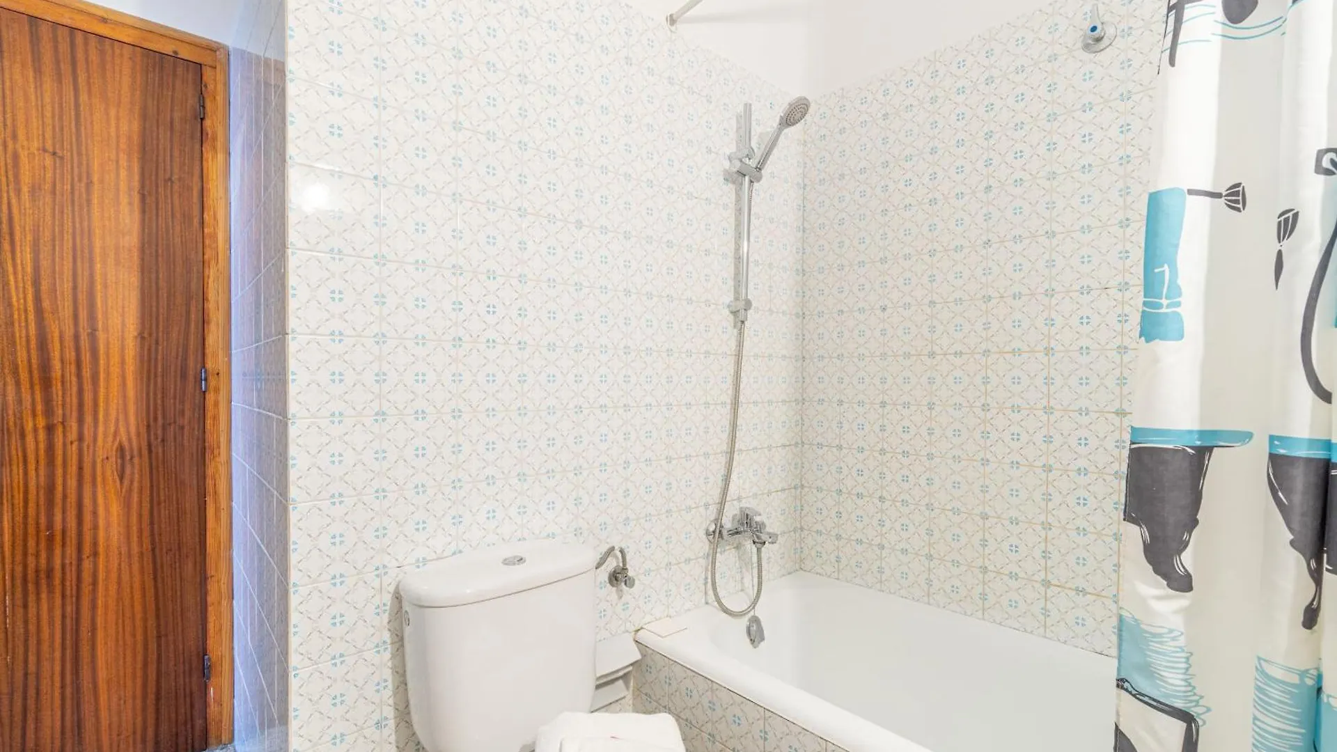 Apartment Basic Confort Apartamento Poeta Marquina Pb 2026 Roses Spain