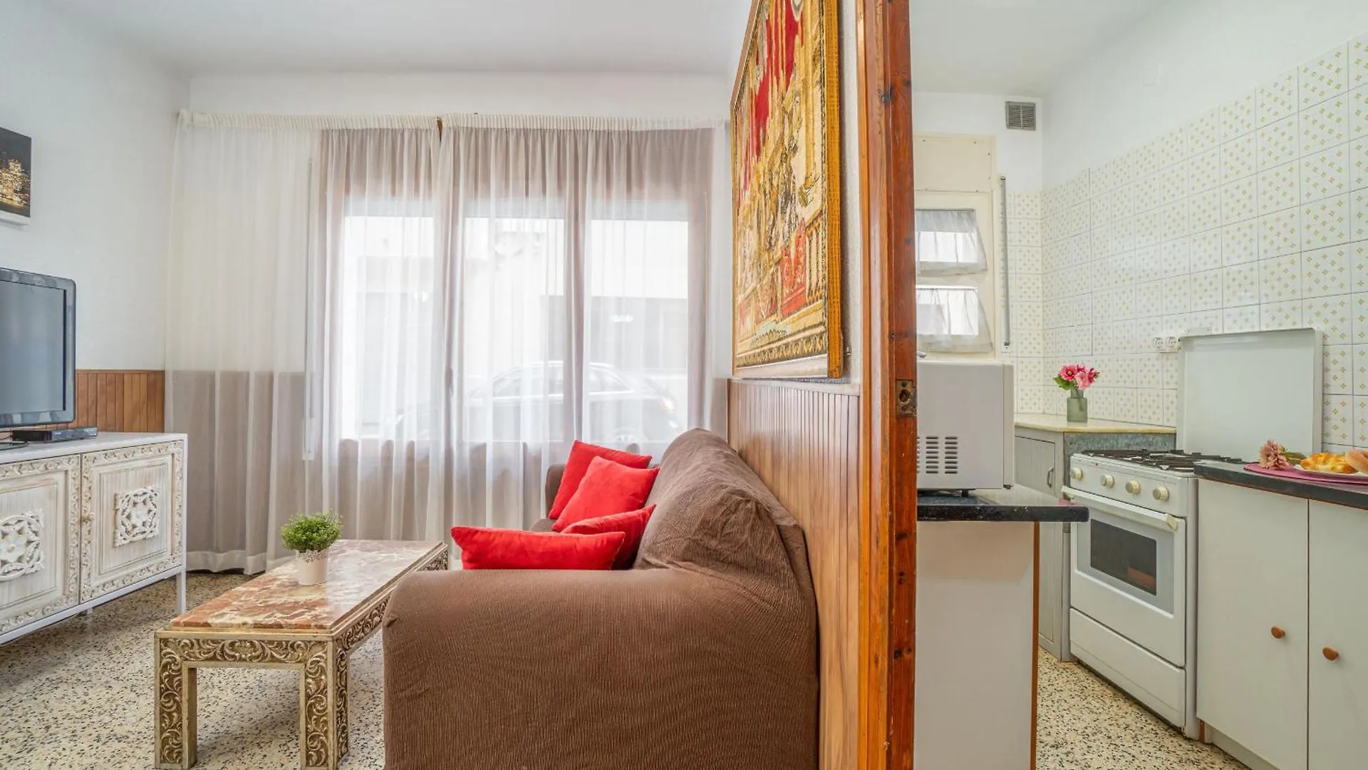 Basic Confort Apartamento Poeta Marquina Pb 2026 Roses