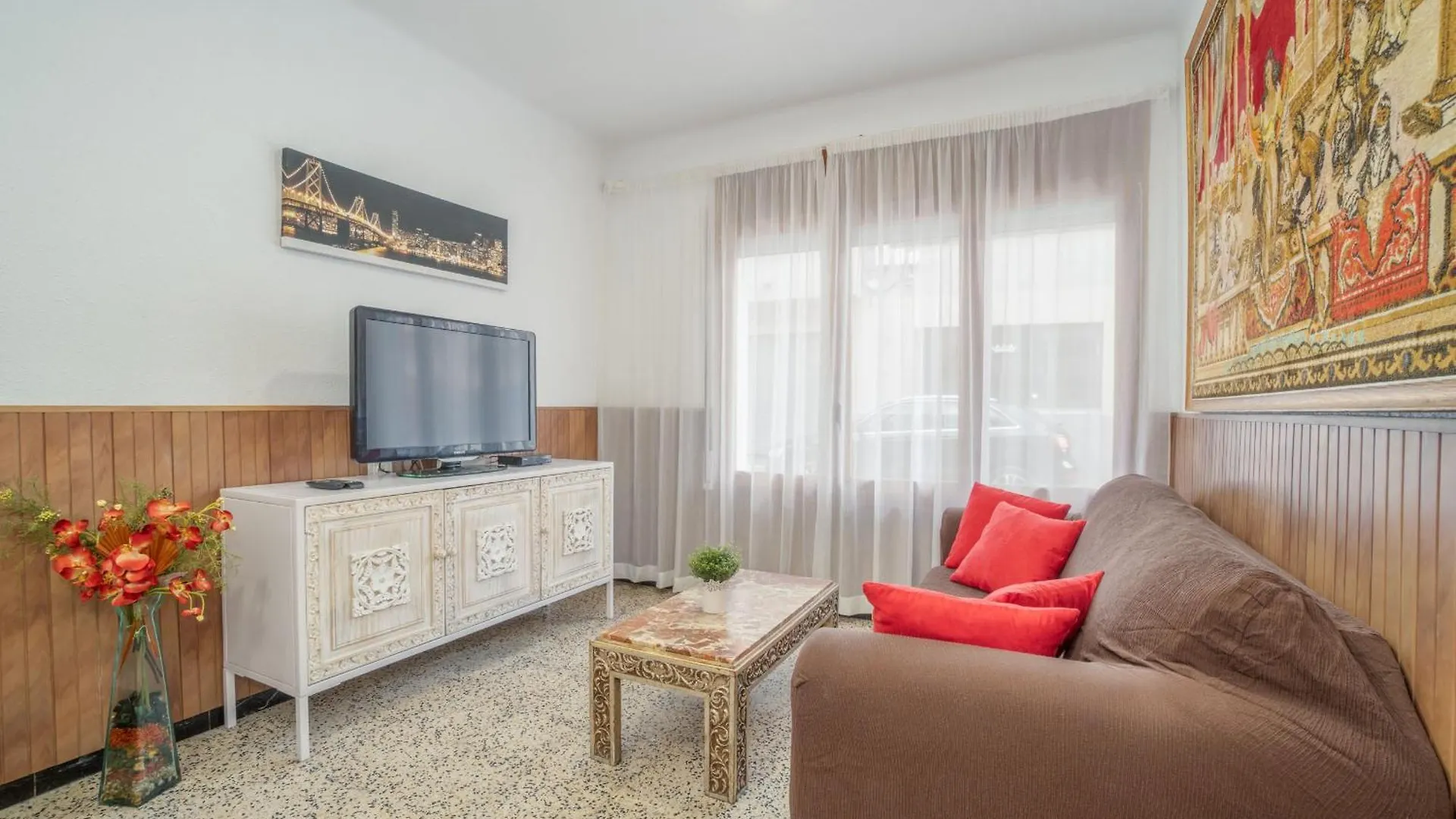 Basic Confort Apartamento Poeta Marquina Pb 2026 Roses